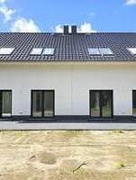 Käuferprovisionsfrei - hochwertige Doppelhaushälfte mit Luftwärmepumpe zum Erstbezug u. Feldlage - Werneuchen