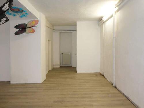 Blick nach hinten zur Toilette - 