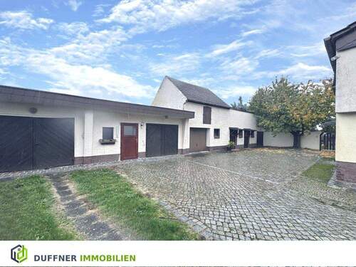 Nebengebäude /Garagenn - Einfamilienhaus mit 240,00 m&sup2; in Bad Schmiedeberg zum Kaufen