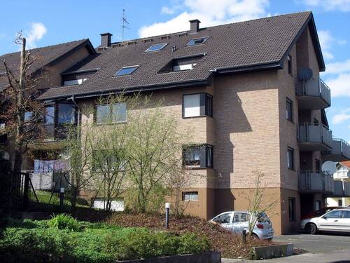 DG-Wohnung mit gr. Dachloggia - 