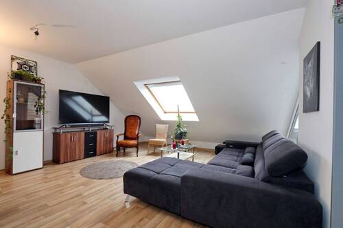 hochwertiger Bodenbelag - 2 Zimmer Etagenwohnung zur Miete in Büren
