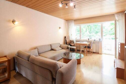 Wohnzimmer (1) - 4 Zimmer Etagenwohnung zum Kaufen in Wiesbaden