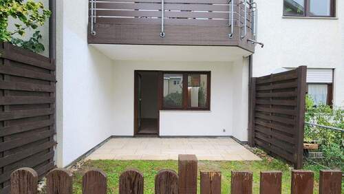 Terrasse mit Garten - Etagenwohnung mit 78,00 m² in Leonberg zum Kaufen
