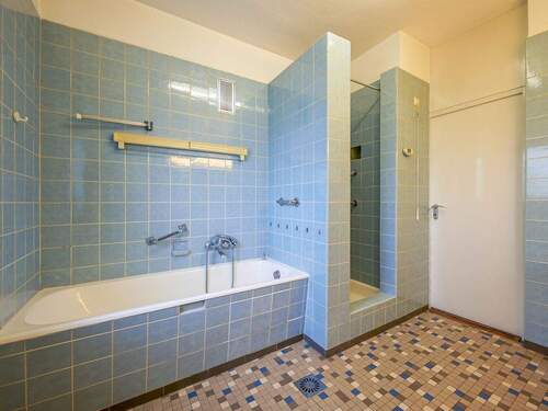 Badezimmer OG Ansicht 2 - 