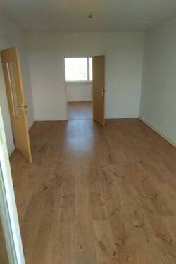 Wohnzimmer - 4 Zimmer Etagenwohnung zur Miete in Zeithain