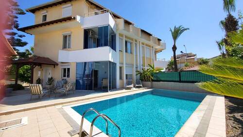 Südseite Haus - Ruhig gelegene DHH in KadriyeBelek Nähe Meer und Golfplätze