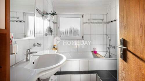 1. OG Badezimmer 1 - 