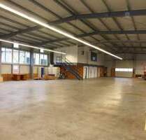 AUMÜLLER-Immobilien - Moderne hochwertig ausgestattete Halle mit großem Rolltor und BüroLagerfläche - Wächtersbach