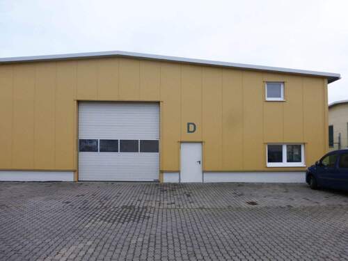 Halle mit großem Tor - Halle zur Miete in Wächtersbach