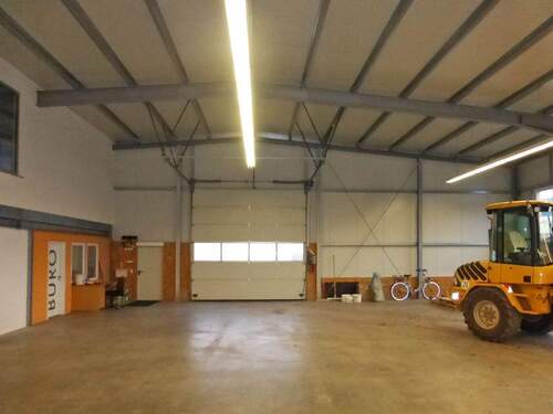 Blick zum Eingang - Halle in Wächtersbach