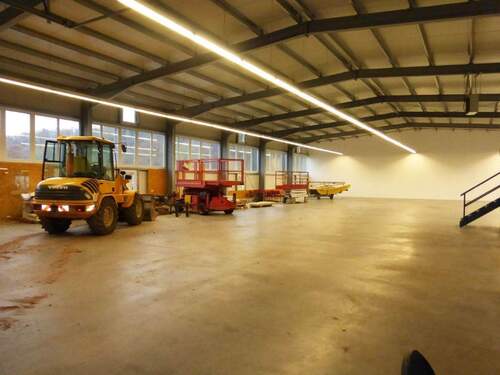 Blick in die Halle - Halle in Wächtersbach zur Miete