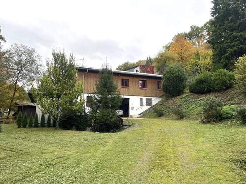 Außenansicht seitlich - 4 Zimmer Einfamilienhaus in Morsbach/ Holpe