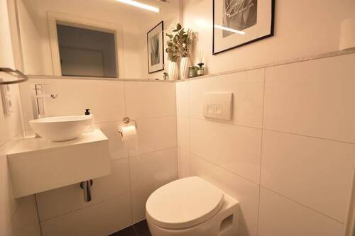 Erdgeschoss-Gäste-WC - 