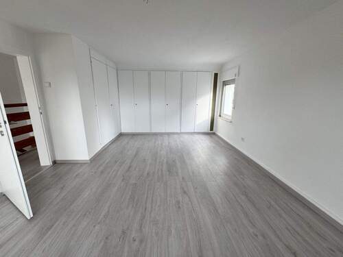 Schlafzimmer Blick Einbauschrank - 2 Zimmer Etagenwohnung zur Miete in Bochum