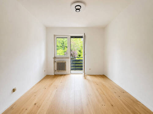 Zimmer im 1. Obergeschoss rechts - 