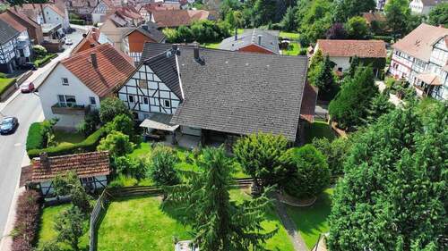 Haus Gartenseite - Großes Einfamilienhaus mit Scheune und schönem Grundstück in Morschen