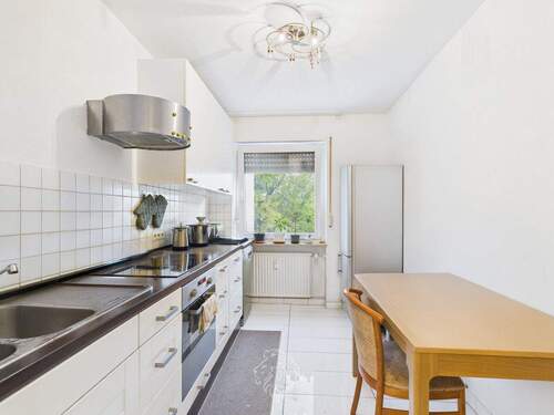 Küche - Gepflegte und gut geschnittene 3-Zimmer-Wohnung in Wü-Lengfeld