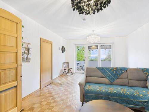 Wohnzimmer - 3 Zimmer Etagenwohnung zum Kaufen in Würzburg