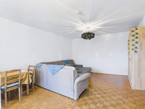 Wohnzimmer - 3 Zimmer Etagenwohnung in Würzburg