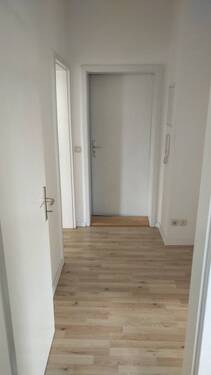 Flur.jpg - 2 Zimmer Etagenwohnung in Freital