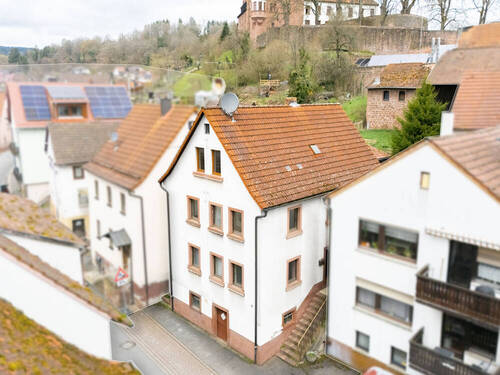 Drohnenaufnahme - 8 Zimmer Mehrfamilienhaus, Wohnhaus zum Kaufen in Rieneck