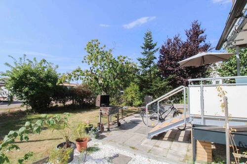 Garten - 2 Zimmer Mehrfamilienhaus, Wohnhaus zum Kaufen in Wolfsburg