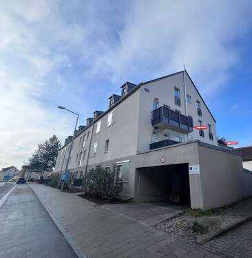 Aussenansicht - Großzügige 3-Zimmer-Wohnung mit Dachterrasse, Balkon und Tiefgarage!