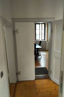 Eingangstür zur Einheit.jpg - Büro mit 55,00 m&sup2; in Dresden zur Miete