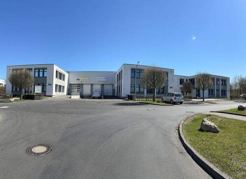 Außenansicht - PROVISIONSFREI +++ Hallenfläche mit Büro 1.186 m² +++ direkt vom Eigentümer