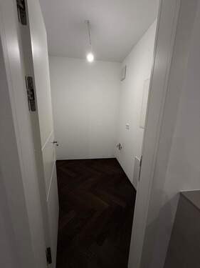 Hauswirtschaftsraum/Garderobe - 
