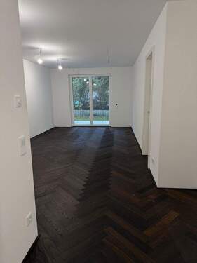 Wohn-Esszimmer - 2 Zimmer Etagenwohnung zur Miete in München - Solln