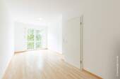 Schlafzimmer mit Balkonzugang - 