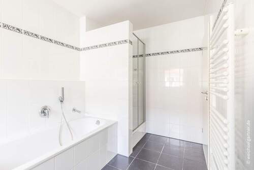 Weitere Aufnahme Badezimmer OG - 