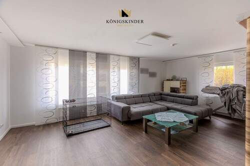 Großzügiger Wohnbereich (Wohneinheit 1) - 