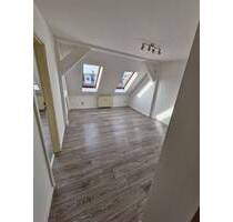 Wohnen im Altbau: Dachgeschoss-Charme in Gera, 2-Raumwohnung