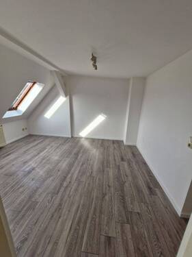 Wohnzimmer - 2 Zimmer Etagenwohnung zur Miete in Gera