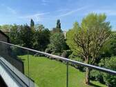Blick vom Balkon - Großzügige 3-Zimmer-Wohnung mit Südbalkon und Tiefgarage