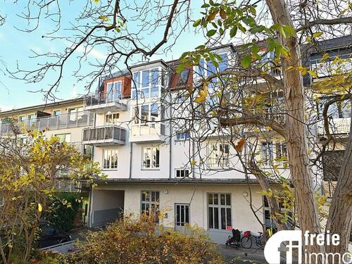 Hausansicht-Rückfront - 2 Zimmer Etagenwohnung zum Kaufen in Dresden