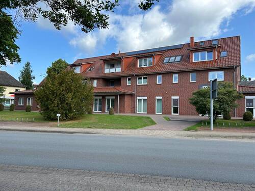 Ansicht Gebäude - Volksbank Immobilien: Attraktive zentral gelegene moderne DG-Wohnung - altersgerecht