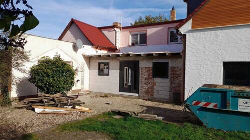 Blick auf Haus.jpeg - 5 Zimmer Einfamilienhaus zum Kaufen in Doberlug-Kirchhain