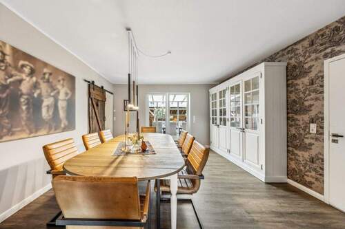 Wohnzimmer - 8 Zimmer Mehrfamilienhaus, Wohnhaus zum Kaufen in Saterland / Sedelsberg