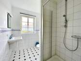 Bad 1 mit Dusche - 