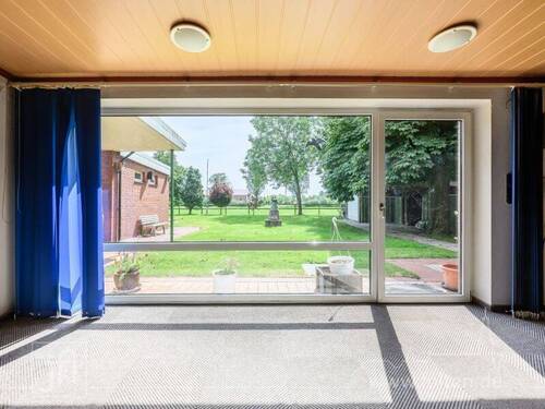 Hauptwhg. - Blick aus dem Wintergarten - 
