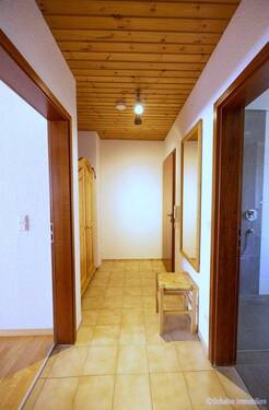 Flur mit Eingangsbereich - Etagenwohnung mit 62,00 m² in Nürnberg zum Kaufen