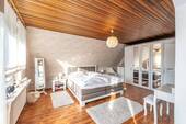Schlafzimmer mit Ankleidezimmer OG - 
