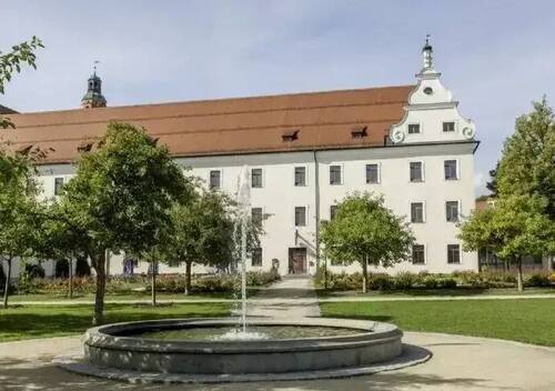 Außenansicht - Einziehen und Wohlfühlen im Malteser Carré - Repräsentative 2 Zimmer Wohnung mit tollen Ambiente