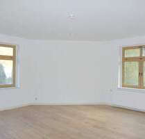 Erstbezug nach umfassender Renovierung * Sehr schöne 4-Zimmer-Wohnung mit Laminatboden 