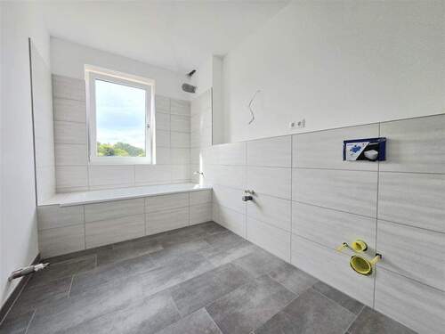 Vollbad im Obergeschoss - 