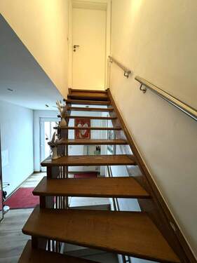 Treppenaufgang zum 1. OG - 