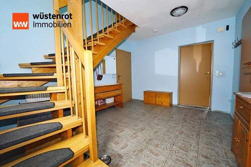 Flur - 4 Zimmer Einfamilienhaus zum Kaufen in Nauen